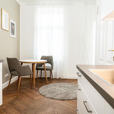 Twenty Five - Work & Life Apartments Amstetten Bagian luar foto